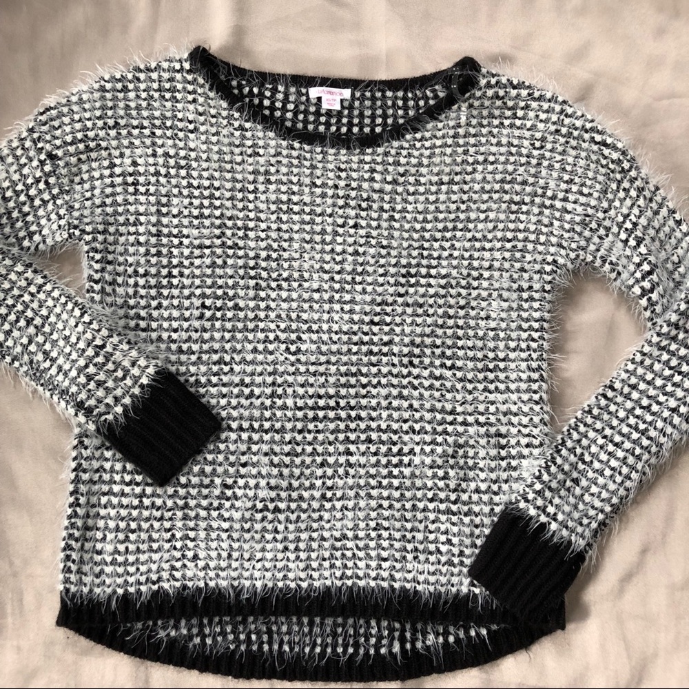 Xhilaration fuzzy sweater xs